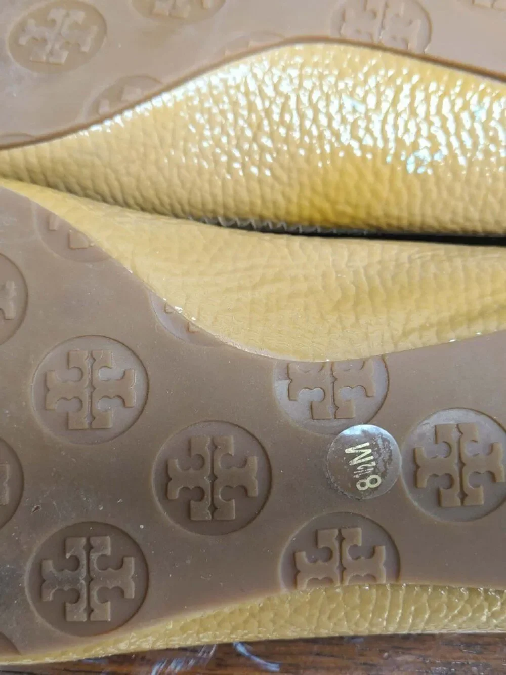Tory Burch Reva Pebbled Leather Ballet Flats 8 1/2 in Camel